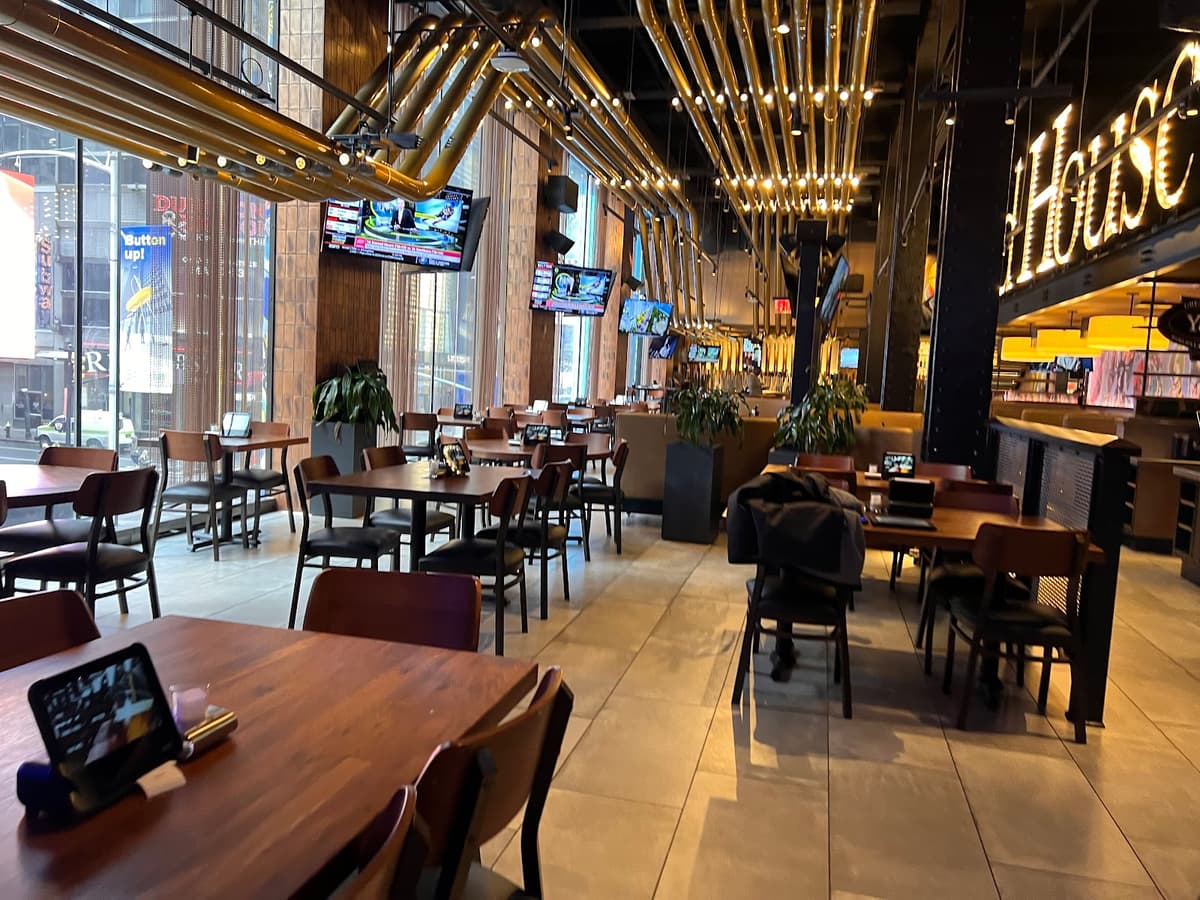 Sports bars in New York City, NY